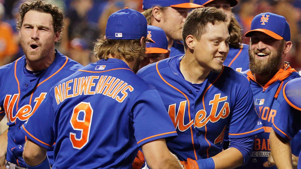 You zig, Mets zag